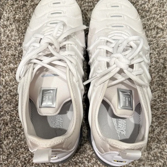 Nike Air VaporMax Plus in White - Picture 7 of 7